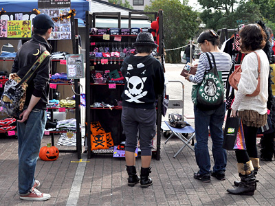 賑わってる雰囲気の写真