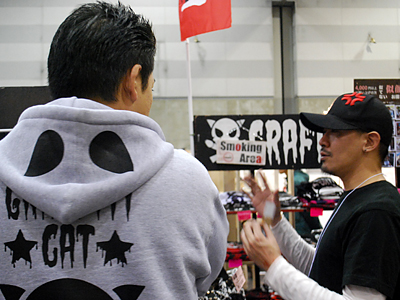 後ろ姿でしみません