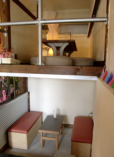 1Fと2Fのカフェスペース