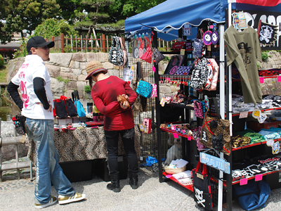 年をとってもパンクスタイルは変わりません