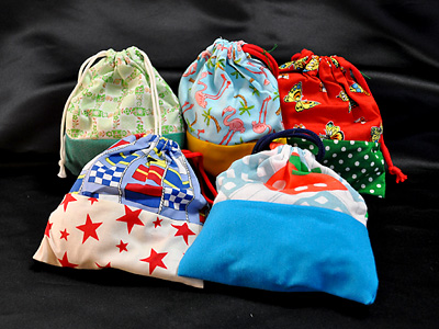 手前のはなんだ?トマトか、いちごか?