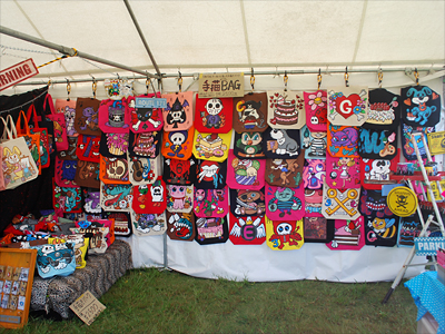 テント内ながらも、そこそこインパクトあります