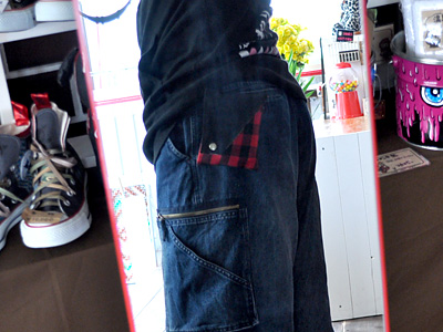 こんな格好には似合わないか 355)タバコケースを作ってみた