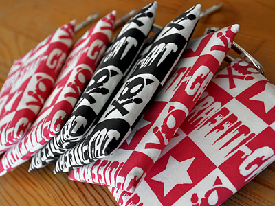 一応バック面扱いのロゴ 360)シューズ用の巾着袋ができた話