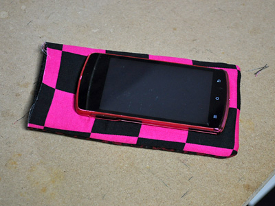 横長でもいいのかな 396)携帯ポーチみたいなのを作り始めてみる話