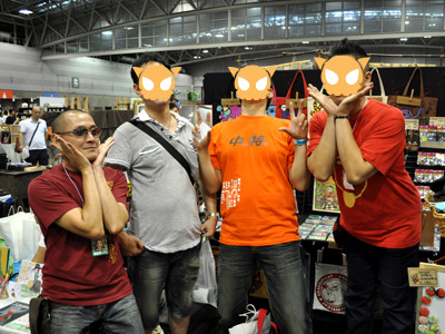 左端はあきらびっちさん 407)【おもて】クリエーターズマーケット vol.28に出展してきた話