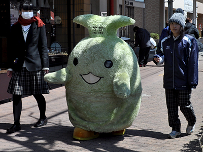 これも2011か2012のエキサイト四日市バザール2012 439)結局のトコロ、グラ猫でゆるキャラってどーなの?って話