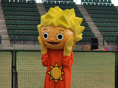 110129@四日市ドームのイベント 439)結局のトコロ、グラ猫でゆるキャラってどーなの?って話