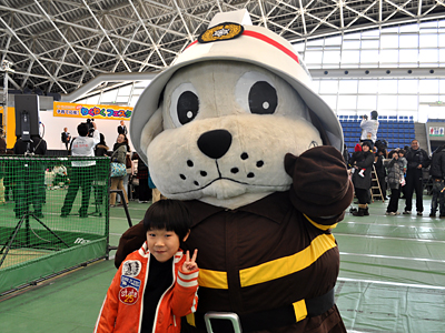 110129@四日市ドームのイベント 439)結局のトコロ、グラ猫でゆるキャラってどーなの?って話