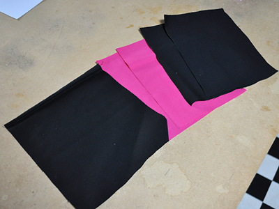 ピンクと黒でかっこよく 442)ポーチの制作を開始したって話