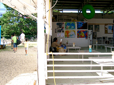 店長さん(?)が他のポスターを剥がしてまで飾ってくれました