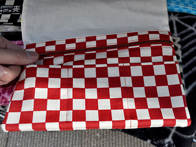 カード入れ等が付いてます