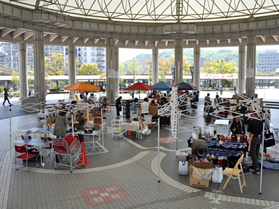 日陰のドーム内はめっちゃ寒かったです。