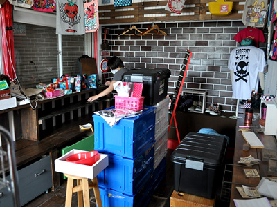 376)澤田が店舗にやってきた