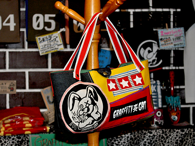 超かるめん色の出てるグラ猫バッグ