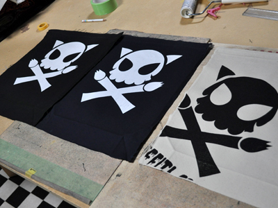 わかりにくいけど、実は真ん中はネイビー!