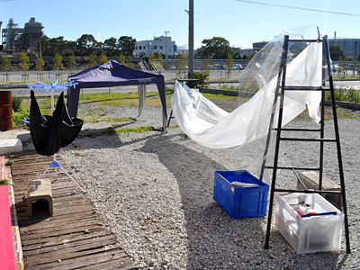 三脚が何度も倒れた