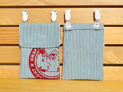 移動ポケット　青ストライプおばけ