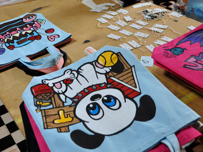 手描きバッグ、もっていく