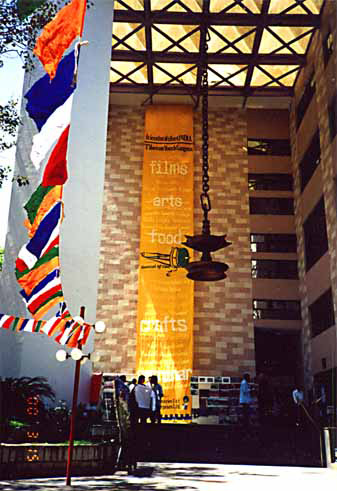 Festival of Tibet 2000会場入り口