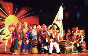 十七日夜の閉会式の様子