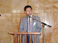 サムテンカルメイ氏