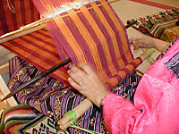 伝統的な織物風景2