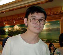 笑顔のバートル・キティノフ博士