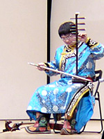 モンゴルの歌・踊り・馬頭琴のコンサートの様子1