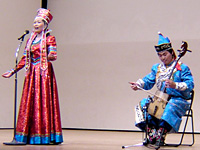 モンゴルの歌・踊り・馬頭琴のコンサートの様子2