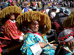 「トゥーパ出身亡命者の県人会」写真