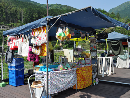 カルメンブース