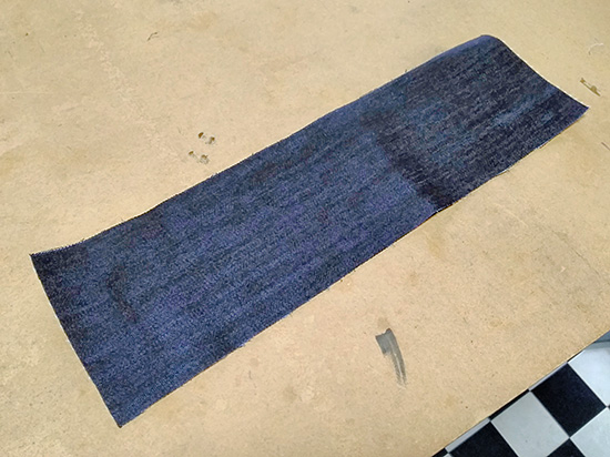 ハサミで切るのです