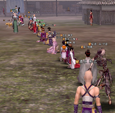 後ろから見ても、先頭のほうは霞んでます。